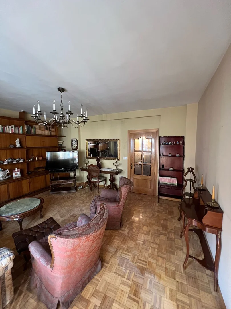 Piso en calle de Sánchez Barcáiztegui, 35