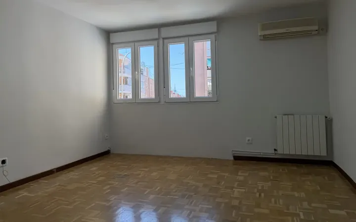 Piso en  Calle de Vázquez de Mella 27 - Foto 2