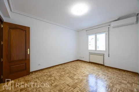 Alquiler de piso en Paseo de los Pontones - Foto 2