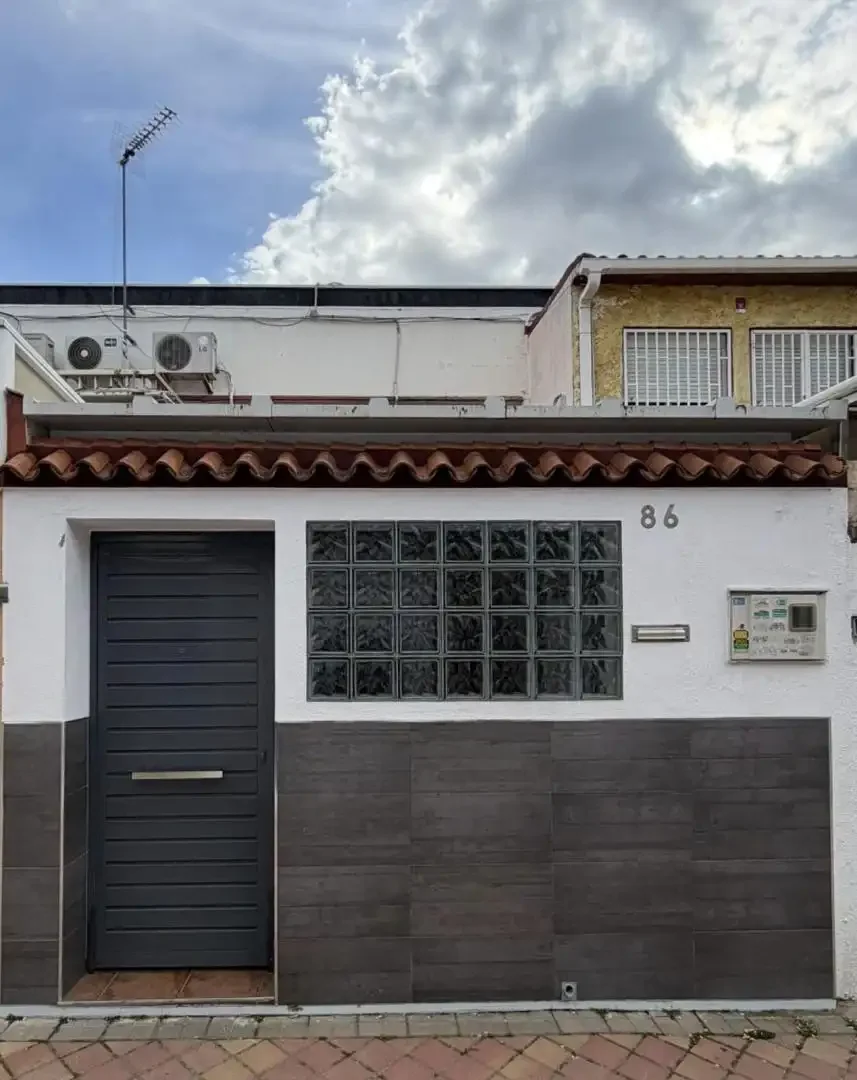 Casa adosada en  Calle de Santa Rafaela María del Sagrado Corazón 86 - Foto 3