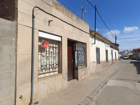 Casa de pueblo en Calle Joaquín Costa, 5 - Foto 1