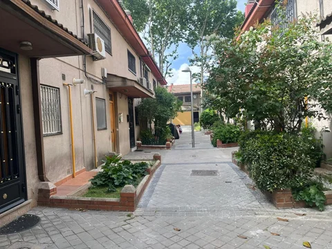 Chalet adosado en Orcasitas - Foto 2