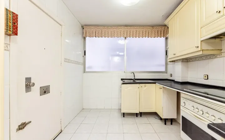 Piso en  Calle de Guzmán El Bueno - Foto 13