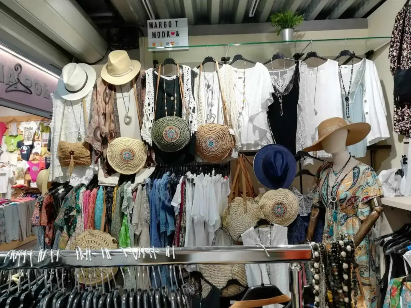 Local comercial en  Carrer del Comte d'Urgell 1 - Foto 3