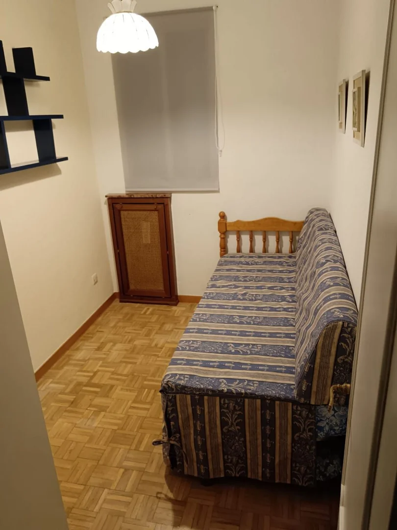 Piso en Calle de Villamanín, 48, Lucero - Foto 9