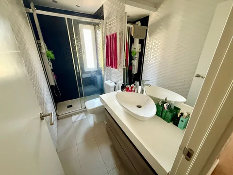 Piso en calle de Ramón Gómez de la Serna, 121 - Foto 2