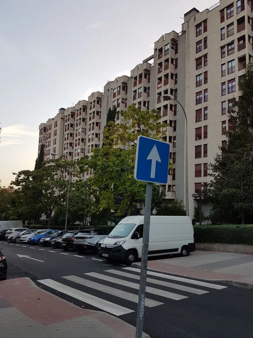 Estudio en calle de La Hiruela, 3