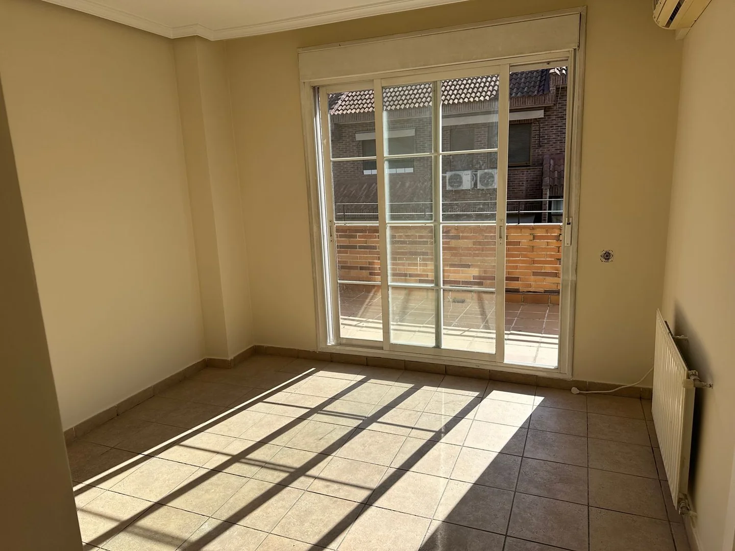 Chalet adosado en Calle de la Cueva de Montesinos, Tres Olivos - Valverde - Foto 16