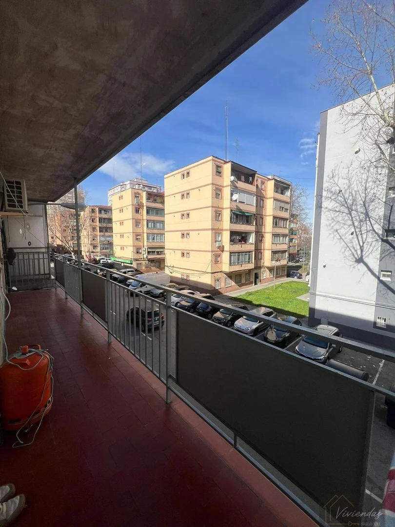 Piso en Calle de Carabelos - Foto 2