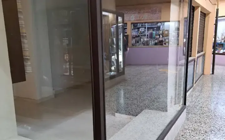 Local comercial en  Carrer dels Enamorats 93 - Foto 2