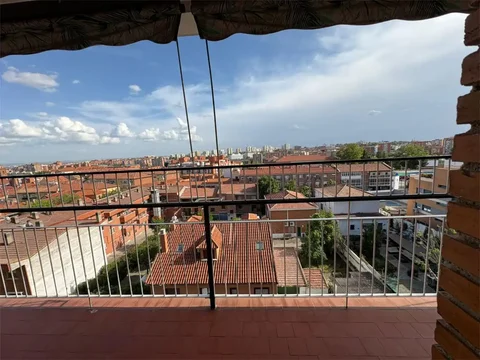 Piso en  Calle del Mar de Aral 3 - Foto 6