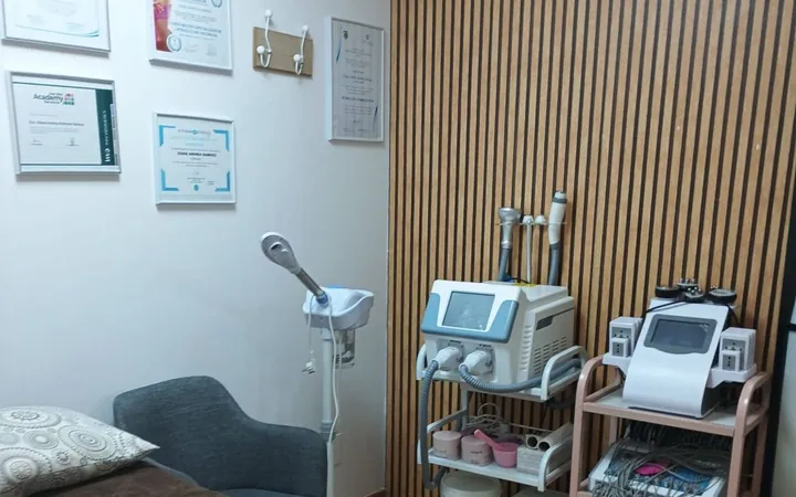 Clínica de fisioterapia en El Camp de l'Arpa del Clot, El Camp de l'Arpa del Clot - Foto 18