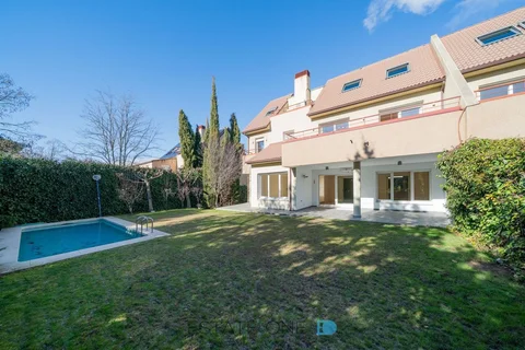 Chalet pareado en calle Jimena Menéndez Pidal - Foto 3