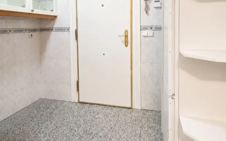Piso en  Calle del Condado de Treviño 9 - Foto 6