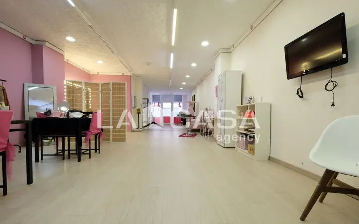 Local comercial en  Carrer d'Alloza - Foto 1