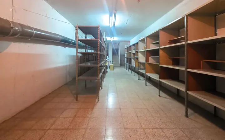 Local comercial en  Carrer de Josep Estivill 33 - Foto 10