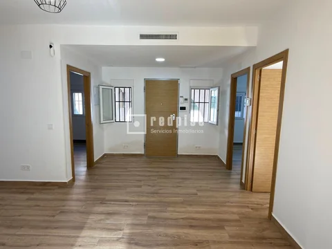 Chalet adosado en Calle de Luis Claudio - Foto 5