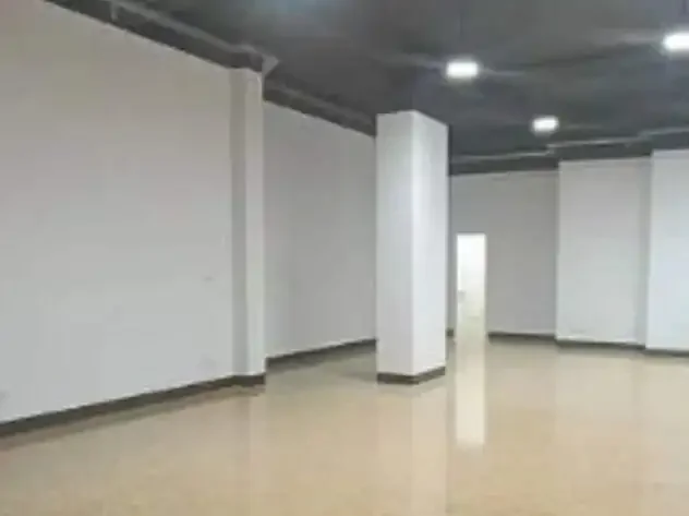 Local comercial en  Carrer del Concili de Trento - Foto 4