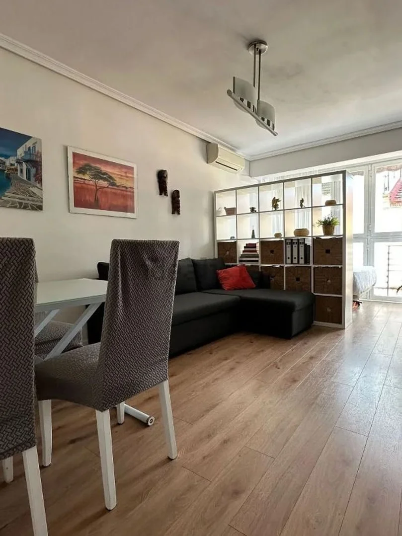 Piso en calle Leonor Góngora, 25 - Foto 2