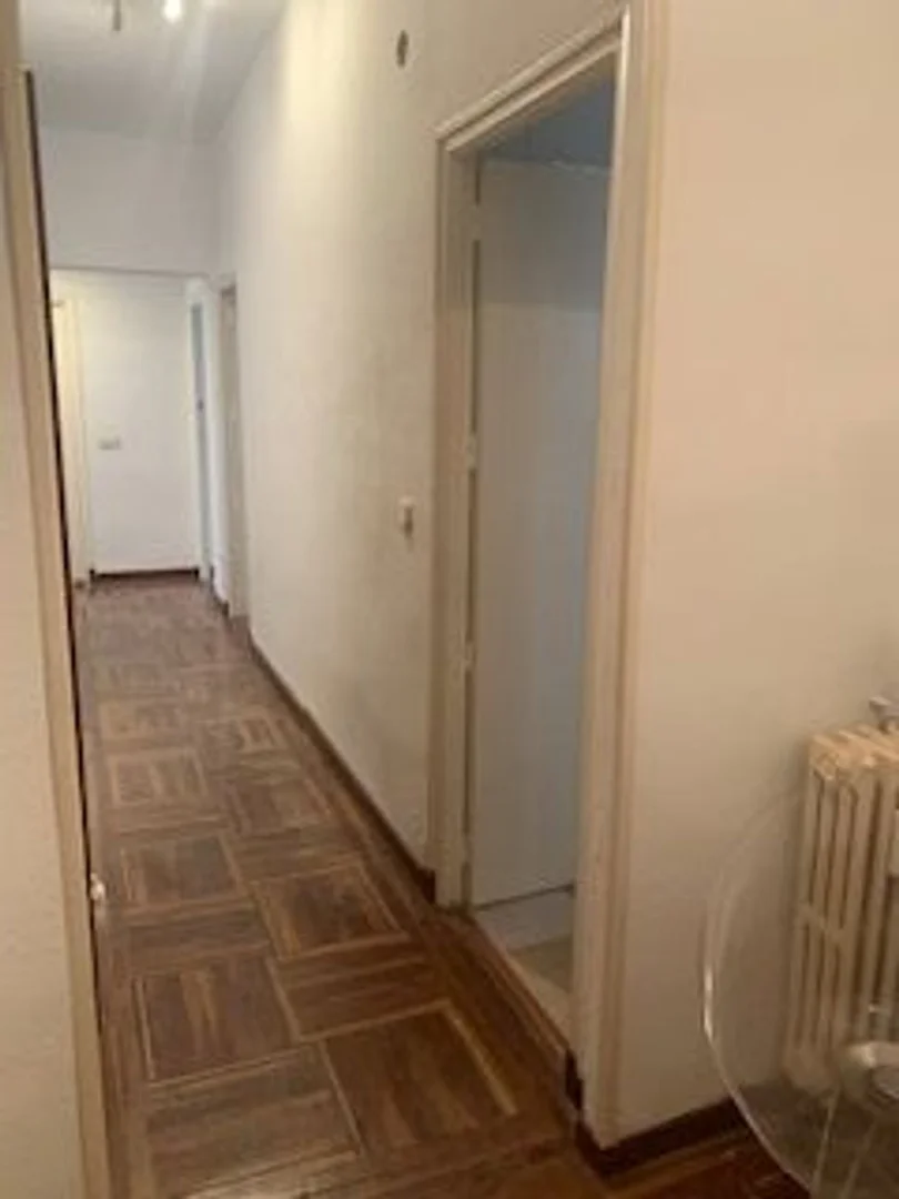 Piso en calle de la Infanta Mercedes, 39 - Foto 5