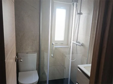 Piso en  Calle de Alonso del Barco 5 - Foto 8