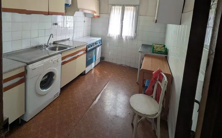 Edificio de uso mixto en Abrantes - Foto 6