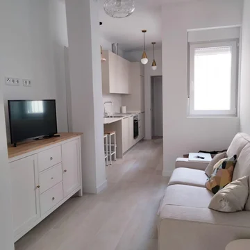 Estudio en calle de Doña Berenguela, 19 - Foto 1