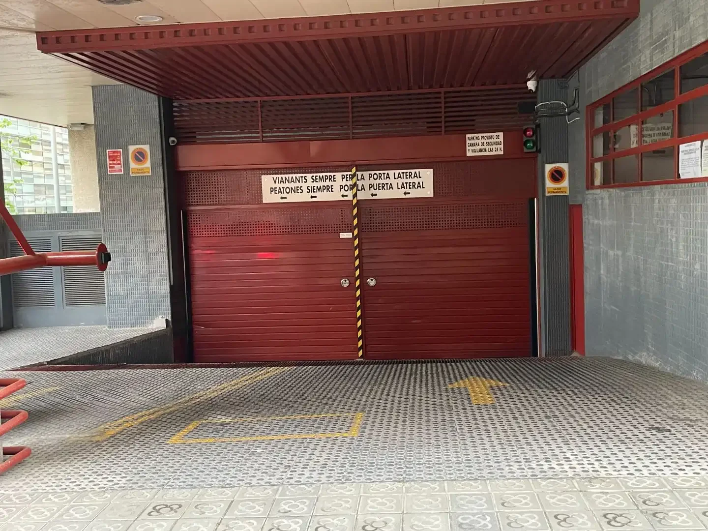 Garaje en  Carrer del Taquígraf Garriga 91 - Foto 3