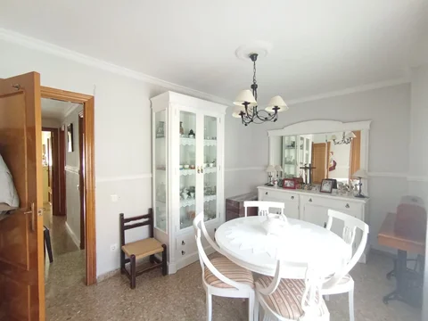 Piso en Barrio Ciutat Jardí - Foto 1