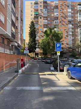 Piso en Avenida de Monforte de Lemos - Foto 1