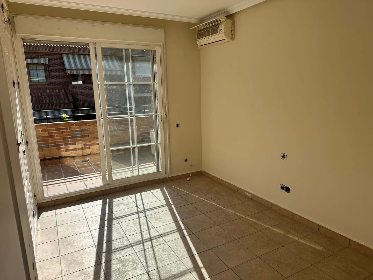 Chalet adosado en Calle de la Cueva de Montesinos, Tres Olivos - Valverde - Foto 17