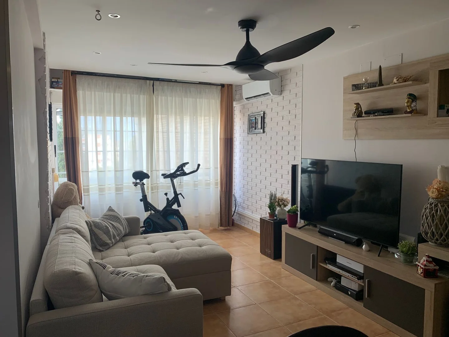 Piso en calle Pintor Pedro Camacho, 5 - Foto 1