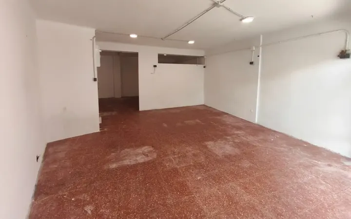 Local comercial en  Avinguda del Coll del Portell 41 - Foto 4