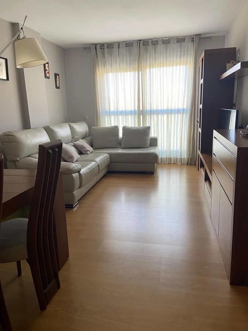 Piso en calle del Monasterio de Sobrado, 6