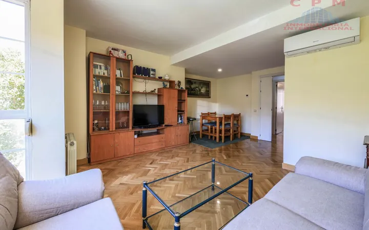 Piso en Adelfas - Foto 3