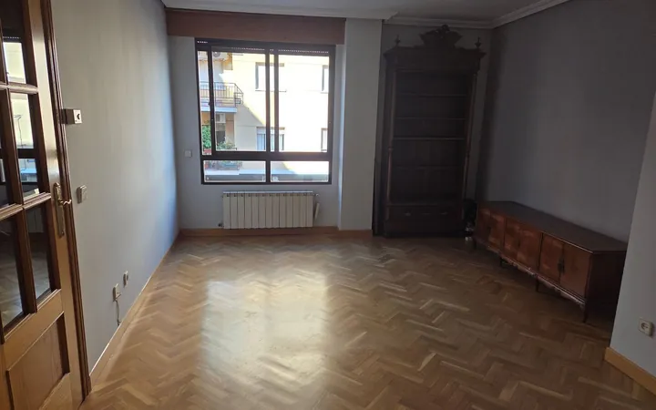 Piso en Valdezarza - Foto 1