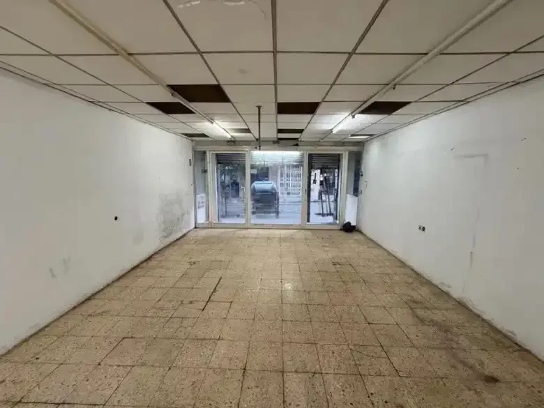 Local comercial en  Carrer de Sugranyes 1 - Foto 2