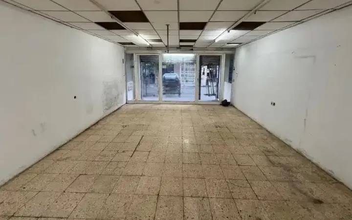 Local comercial en  Carrer de Sugranyes 1 - Foto 2