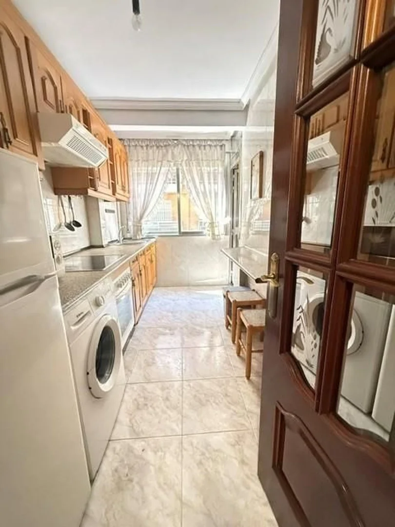 Piso en Calle de Guillén de Castro - Foto 4