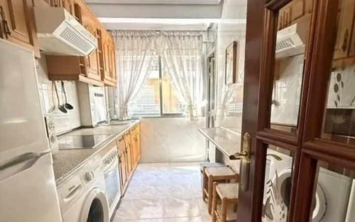 Piso en Calle de Guillén de Castro - Foto 4