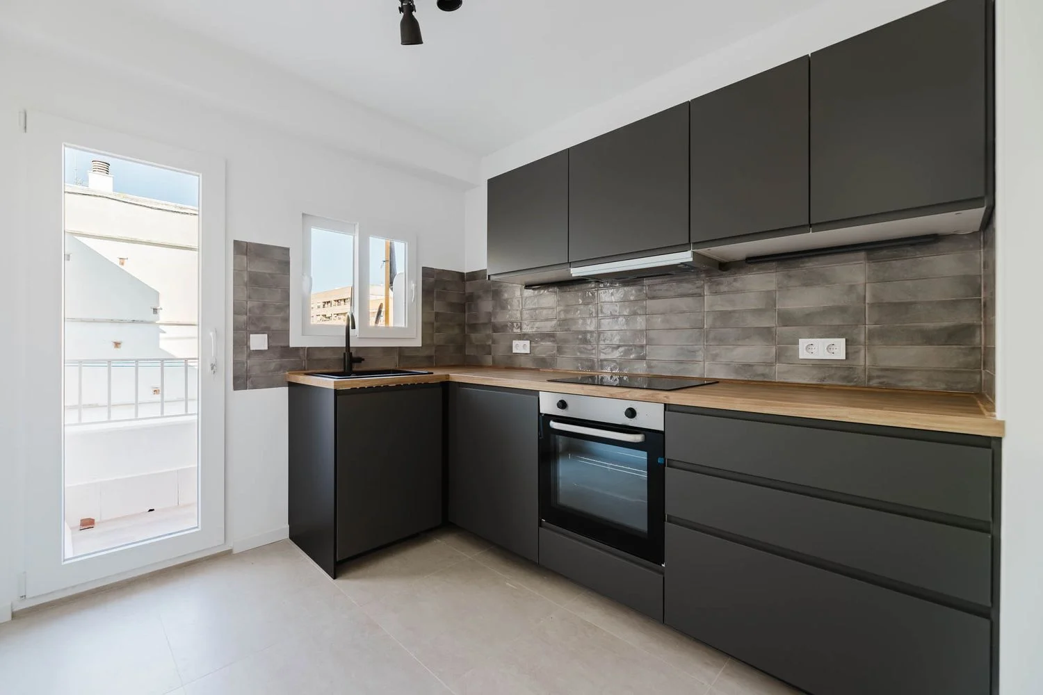 Piso en calle d'Alcanyís, 26 - Foto 1