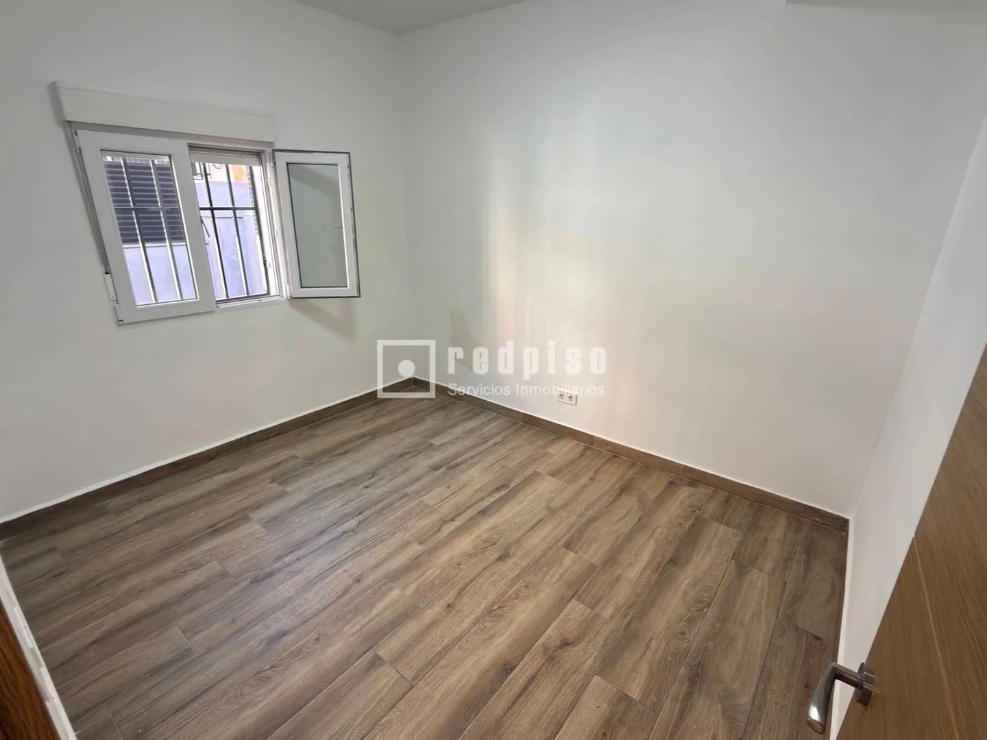 Chalet adosado en Calle de Luis Claudio - Foto 12