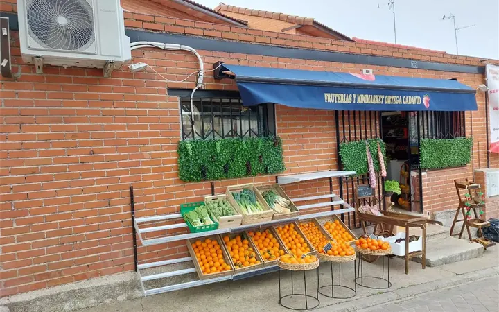 Local comercial en  Calle de Alfonso Rodríguez Castelao 26 - Foto 1