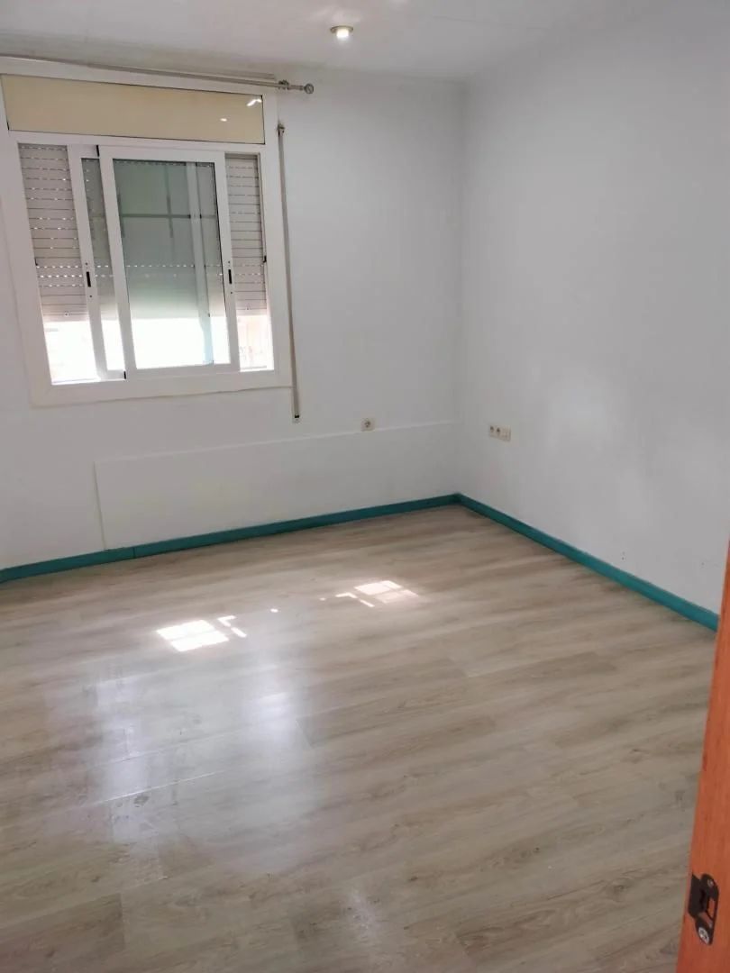 Piso en  Carrer de Bellcaire 62 - Foto 8