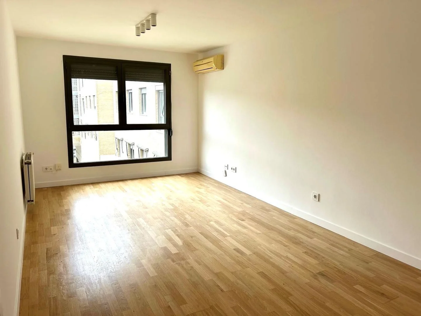 Piso en avenida del Monasterio de El Escorial, 26 - Foto 3