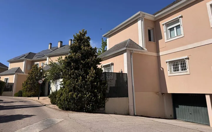 Chalet pareado en Calle de Hoces de la Hermida, Aravaca - Foto 14