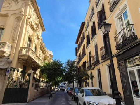 Piso en  Calle de Pelayo 78 - Foto 8