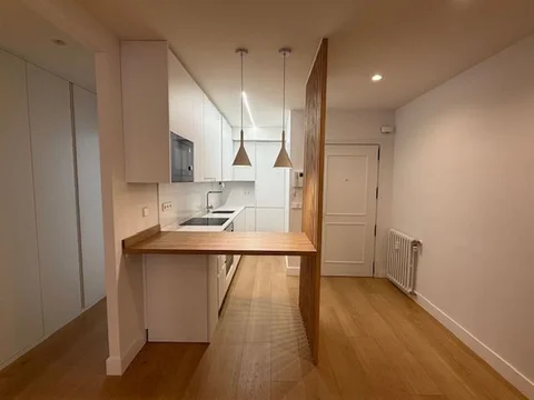 Piso en calle de Zurbarán, 9 - Foto 2