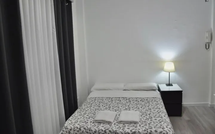Estudio en Calle de Vallehermoso, Arapiles - Foto 1