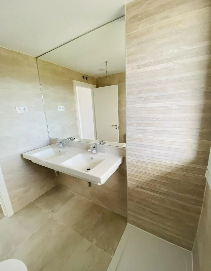 Piso en  Calle de Federica Montseny 8 - Foto 24